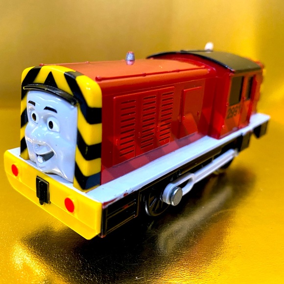 THOMAS AND FRIENDS VINTAGE 2002 TOMY SALTY #2991 RED TRAIN APPROX 4.75” - Picture 1 of 13